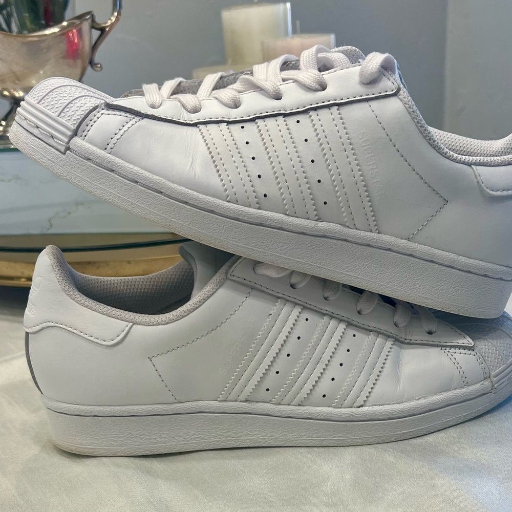 Adidas Superstar Triple White (FV3285) Women’s Size7 Sneakers
